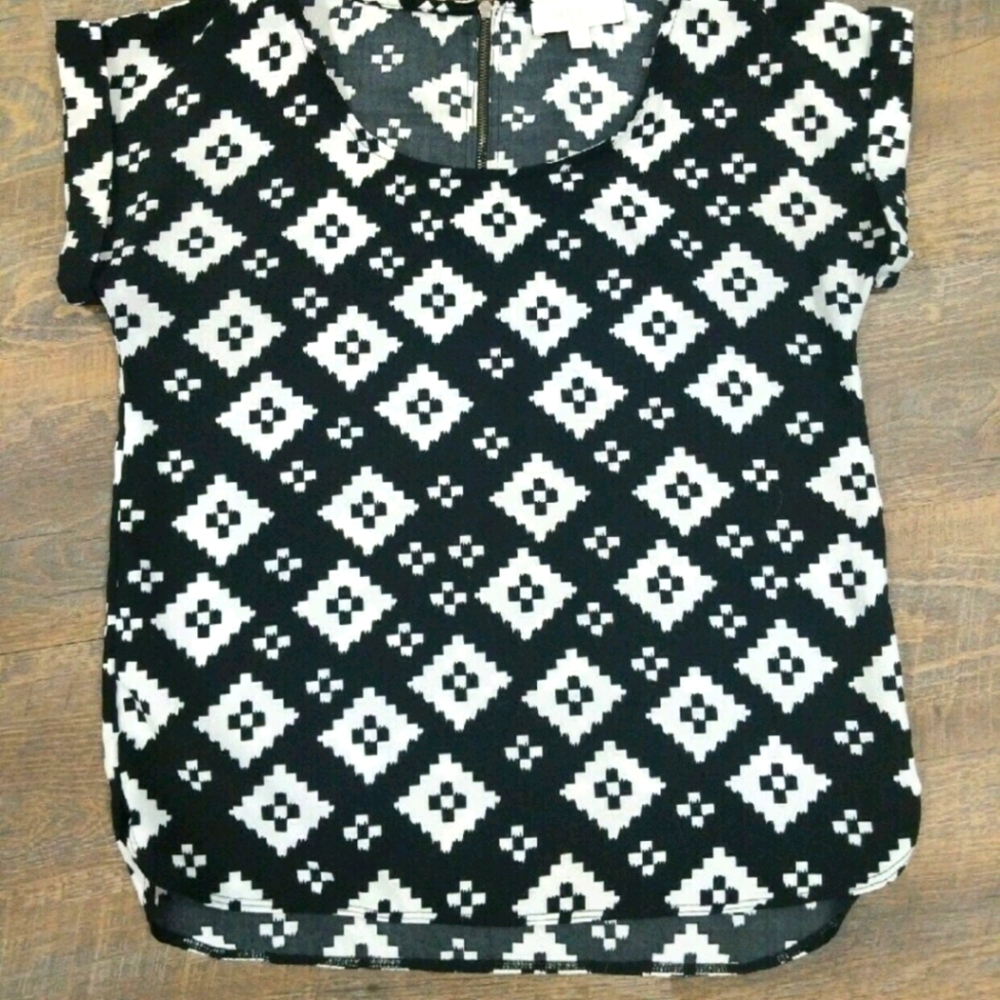 Olive & Oak black and white blouse